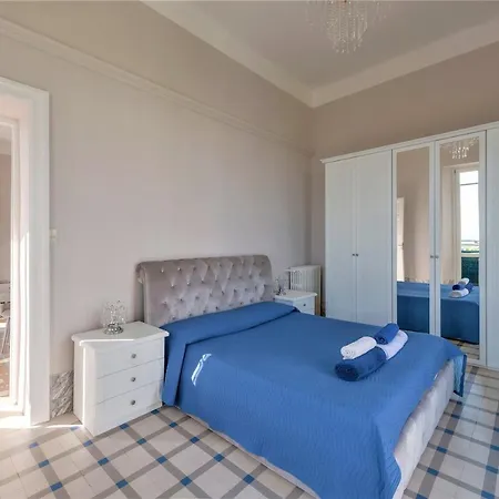 Holiday home - Poetic Seafront Penthouse Versilia - Massa (Tuscany)